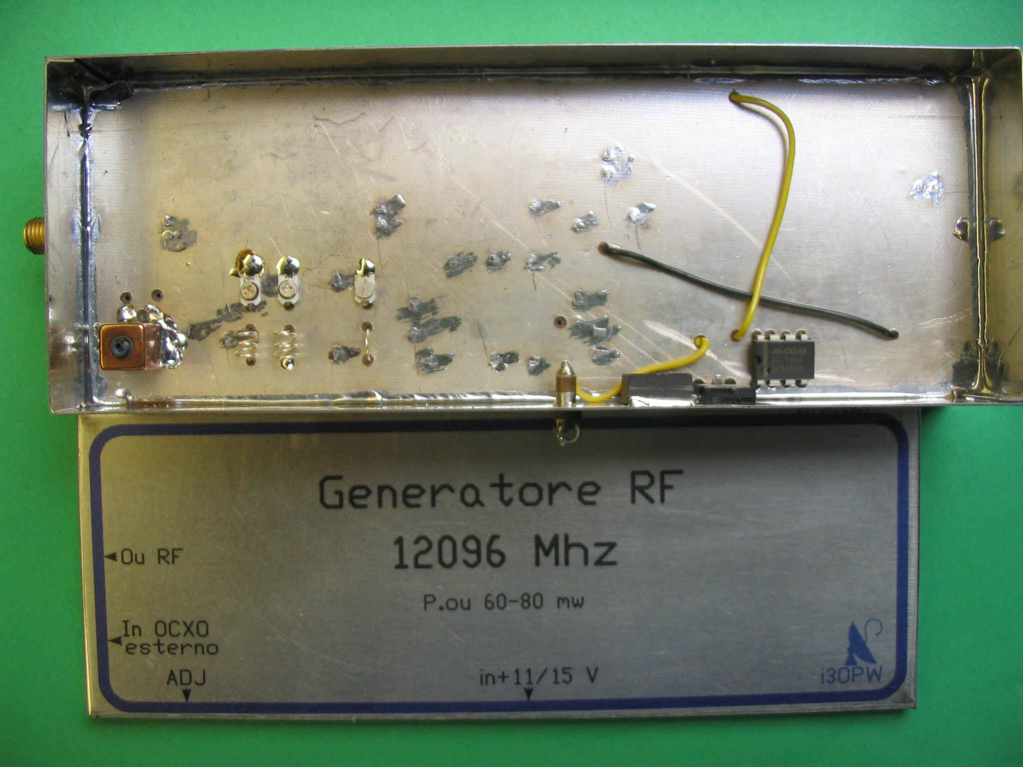 Generatore 12096MHz-2.jpg (691527 byte)